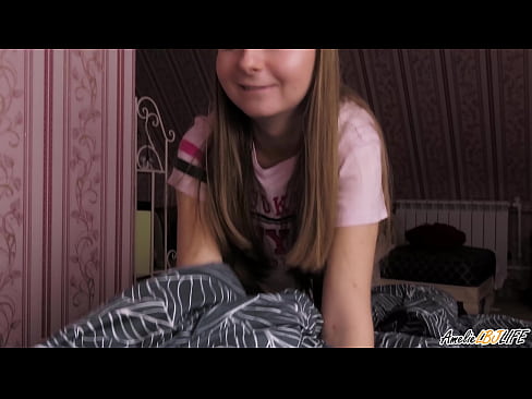 ❤️ Blondie sûget har BFF's djip en krijt cum yn 'e mûle ❤️  Seks by porno fy.analpics.ru ☑